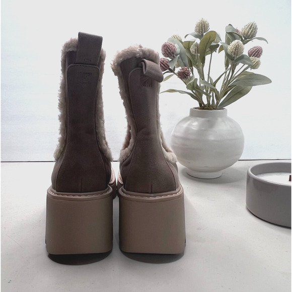DV by Dolce Vita Vinny Lug Sole Ankle Bootie Tan Pull On Fur Trim Women 8 NWOB - Picture 4 of 10